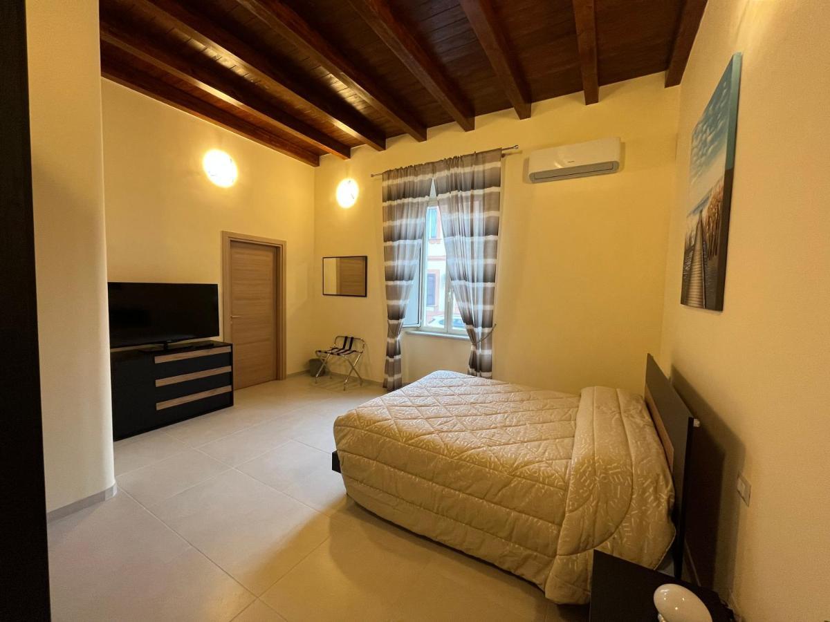 In Centro Rooms And Apartments Isola di Liri Kültér fotó