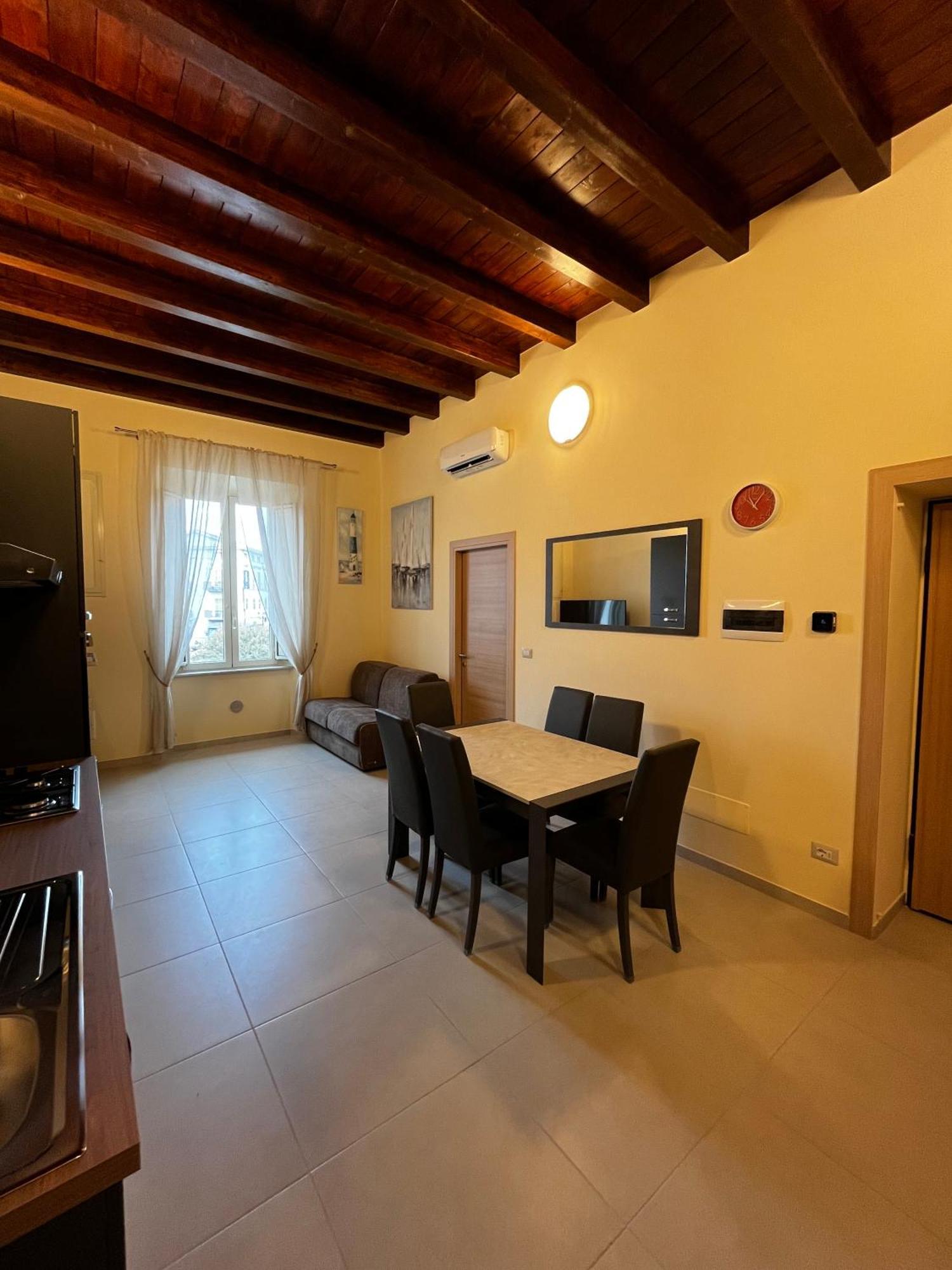 In Centro Rooms And Apartments Isola di Liri Kültér fotó